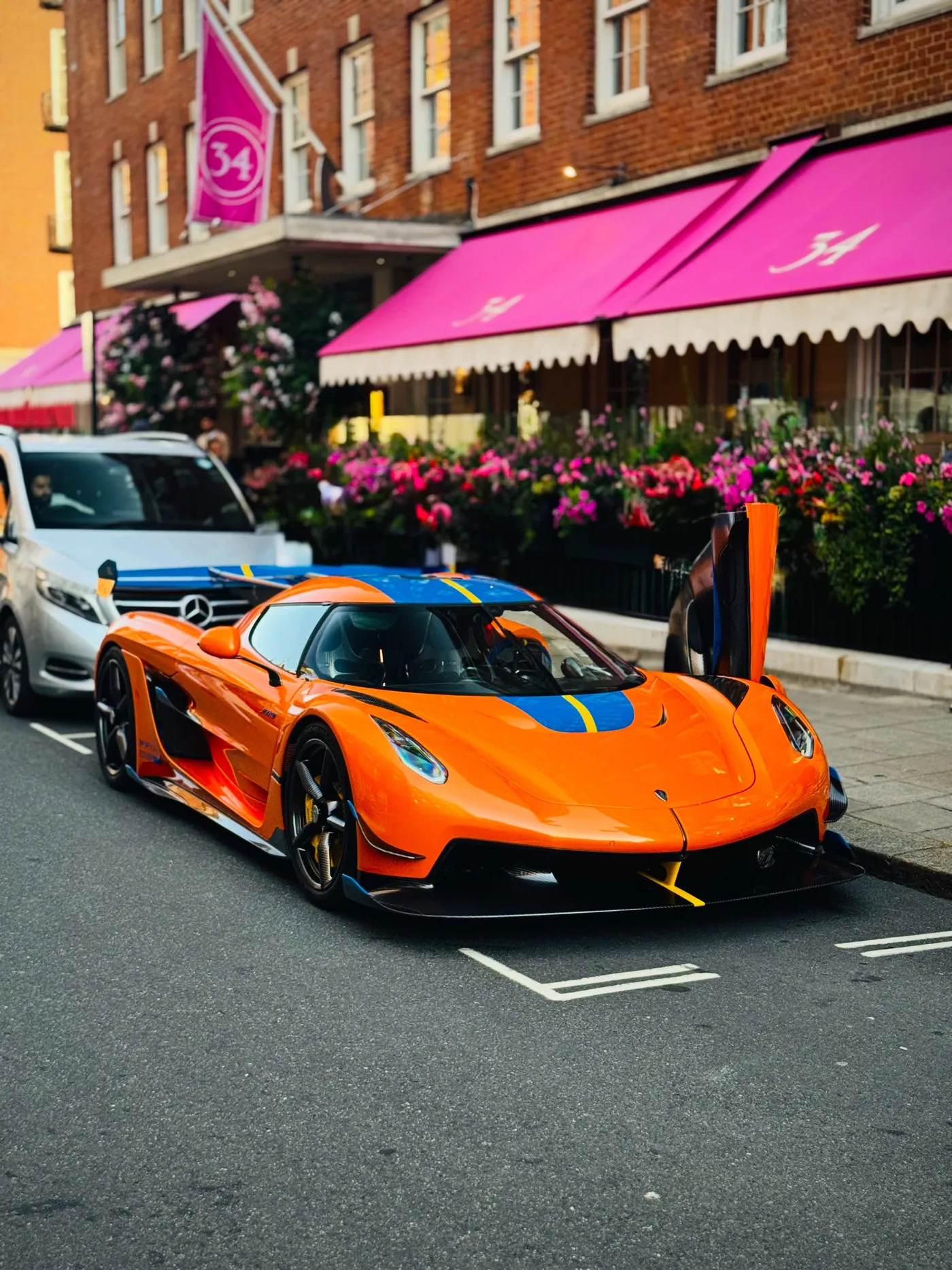Koenigsegg Jesko Attack